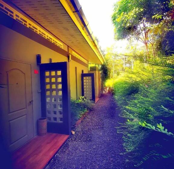 带阳台套房, Bangnu Greenery Resort