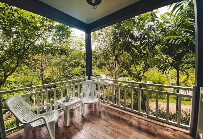 Villa 1 Makuuhuone, Bangnu Greenery Resort