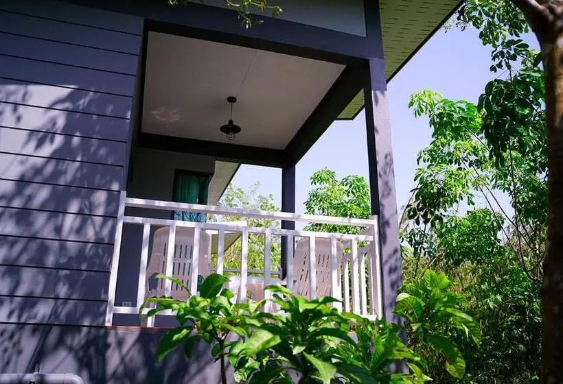Villa 1 Makuuhuone, Bangnu Greenery Resort