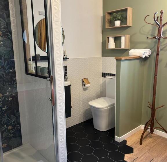 スタンダードスタジオ, Le Relais Du Bord De Seine