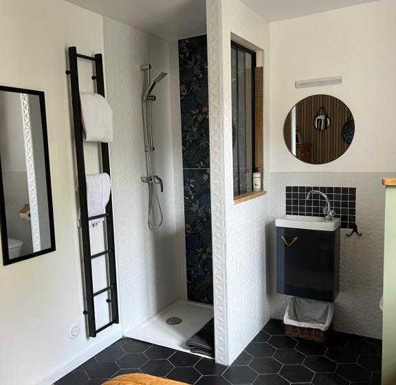 スタンダードスタジオ, Le Relais Du Bord De Seine