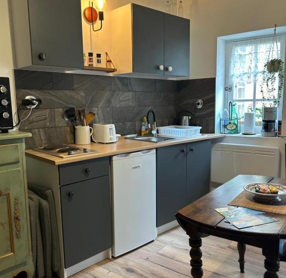 スタンダードスタジオ, Le Relais Du Bord De Seine