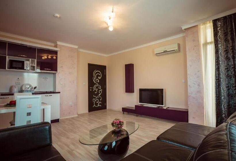 Apartamento 1 Dormitório com Sacada, Biato Apartments   All Inclusive
