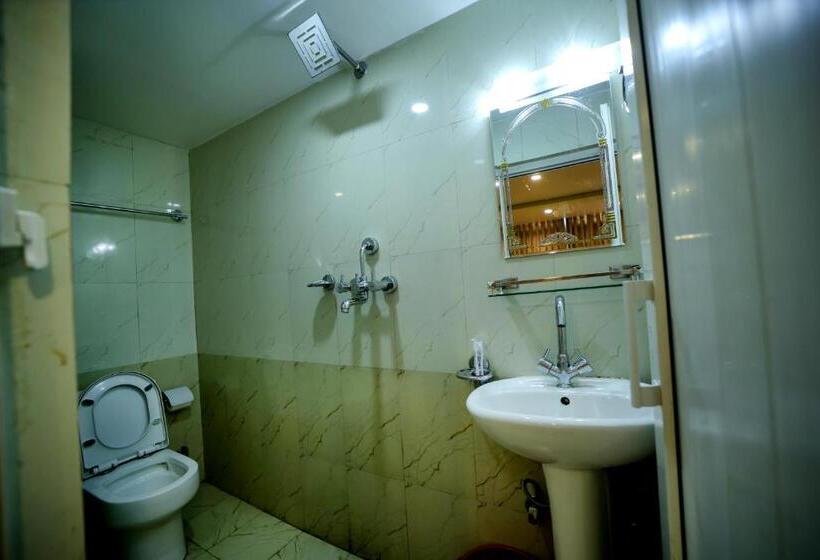 اتاق لوکس با تخت بزرگ, Ananda Bhairav