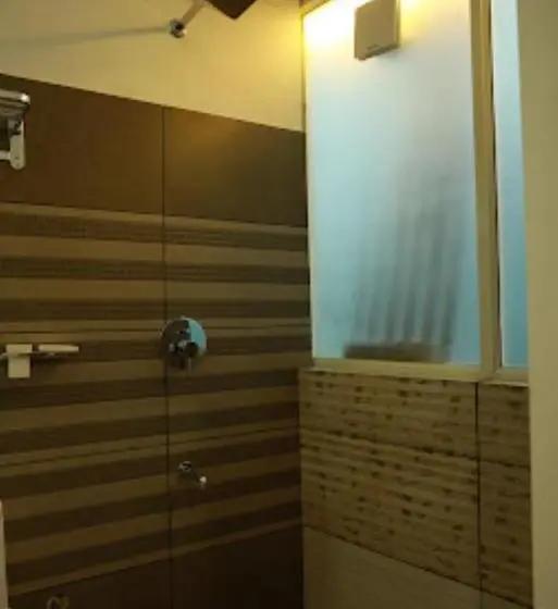 Standard Kolmen Hengen Huone, Aroma Inn Kerala