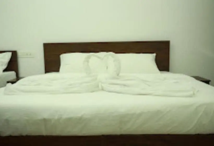 Standard Kolmen Hengen Huone, Aroma Inn Kerala
