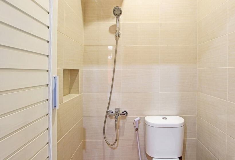 Номер Deluxe Одноместный, Oyo Life 93497 Griya Kost Rr
