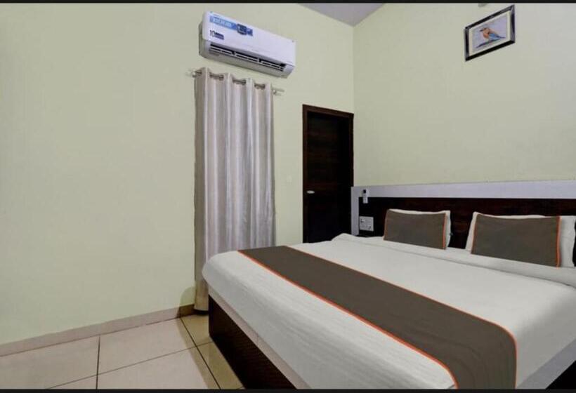 디럭스 룸, Shree Guest House