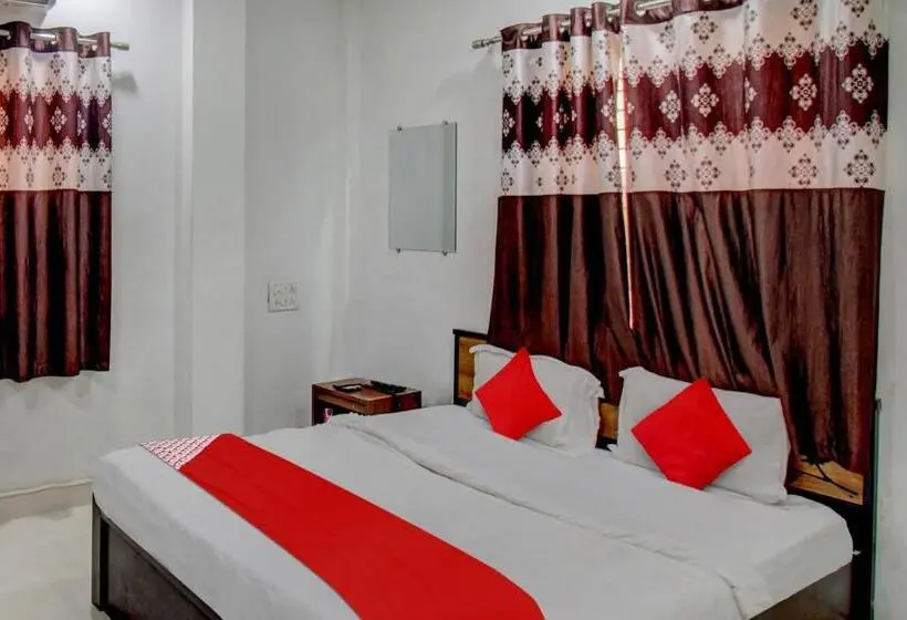 Classic Kolmen Hengen Huone, Suyog