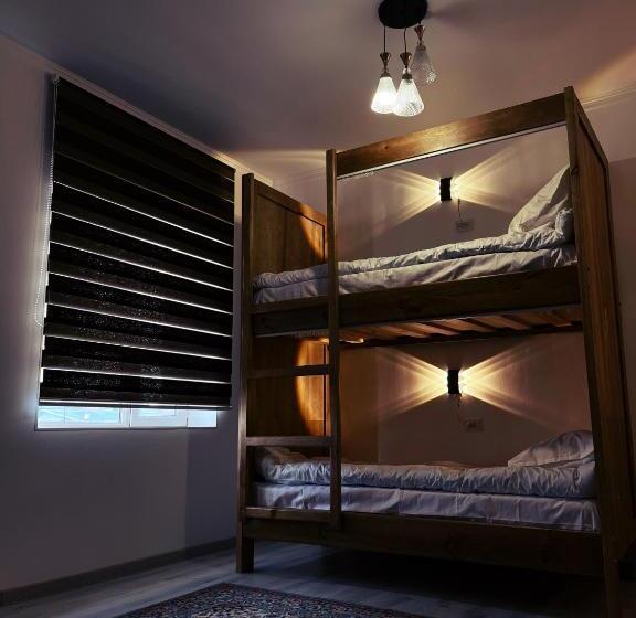 スタンダード４人部屋, Irbis Hostel