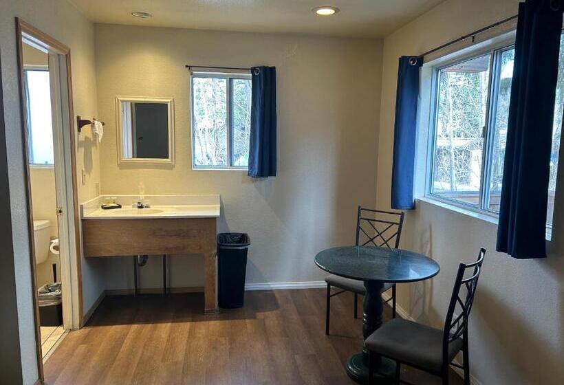 디럭스 스위트 킹 침대, Snow Bear Lodge