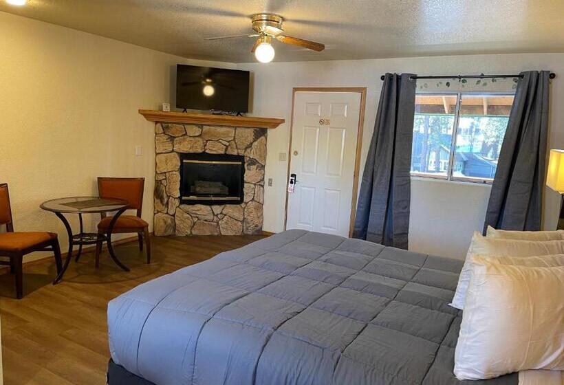 스탠다드 스튜디오 킹침대, Snow Bear Lodge