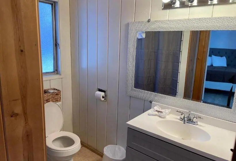 استودیوی استاندارد, Snow Bear Lodge