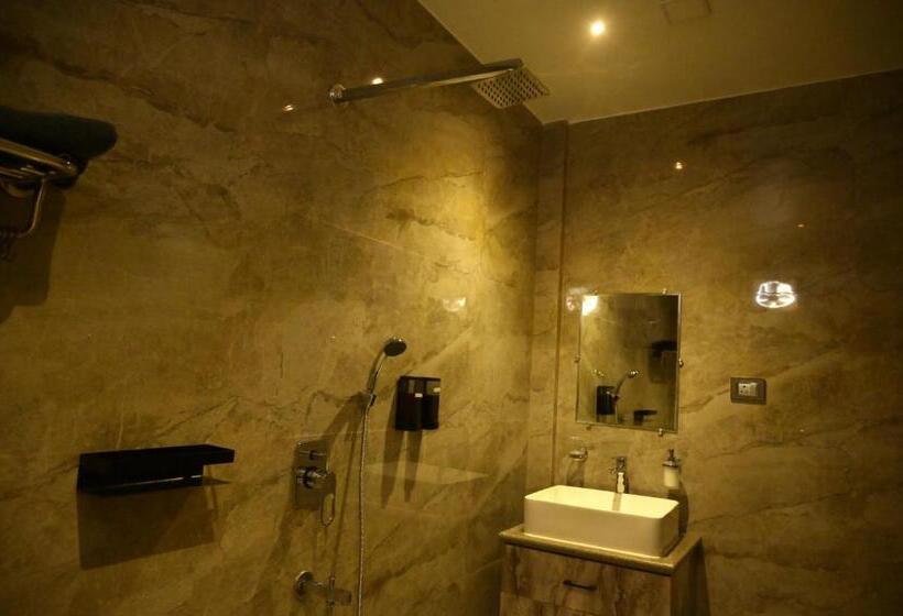 غرفة ديلوكس مزودة بشرفة, Kesar Nivas Luxury Guest House