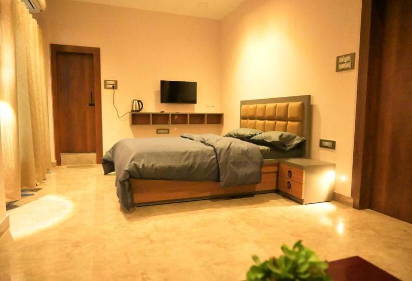 غرفة ديلوكس مزودة بشرفة, Kesar Nivas Luxury Guest House