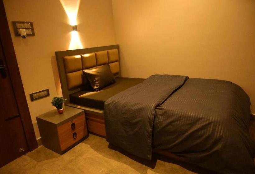 غرفة قياسية فردية حمام مشترك, Kesar Nivas Luxury Guest House