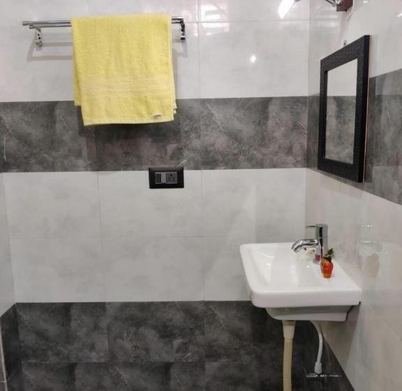 غرفة ديلوكس مزودة بشرفة, Lee Home Stay