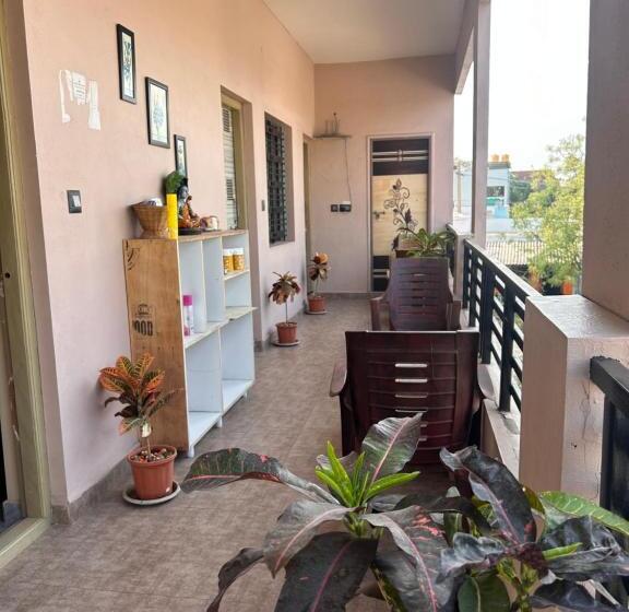 Номер Deluxe с Балконом, Lee Home Stay