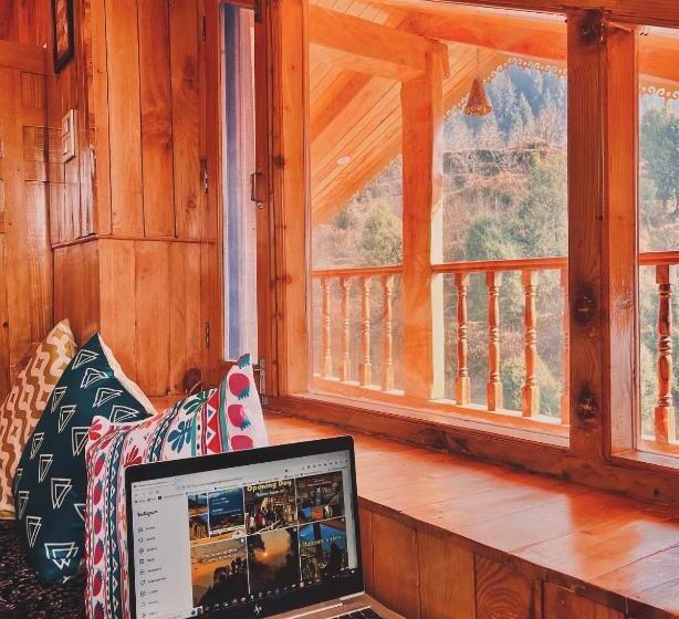 Дом 4 Спальни, Flüstern Homestay