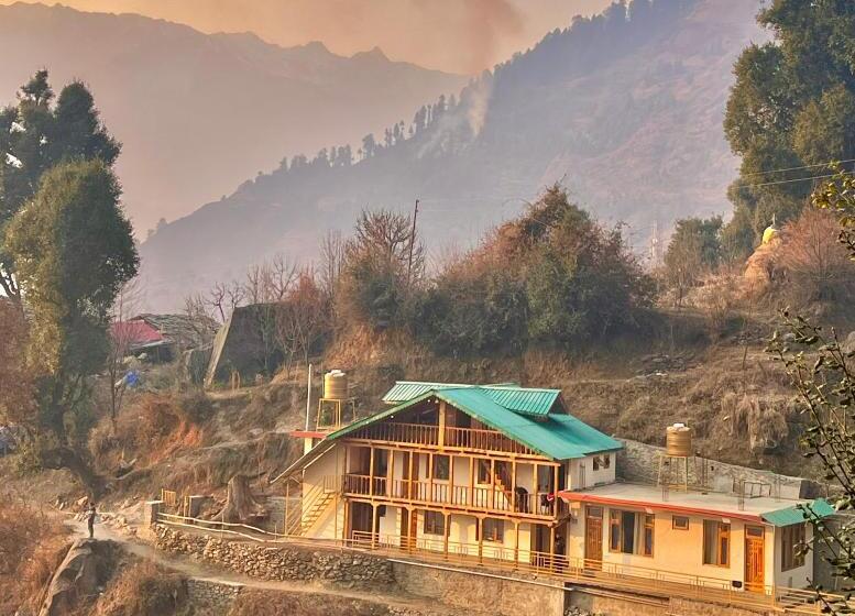 Дом 4 Спальни, Flüstern Homestay