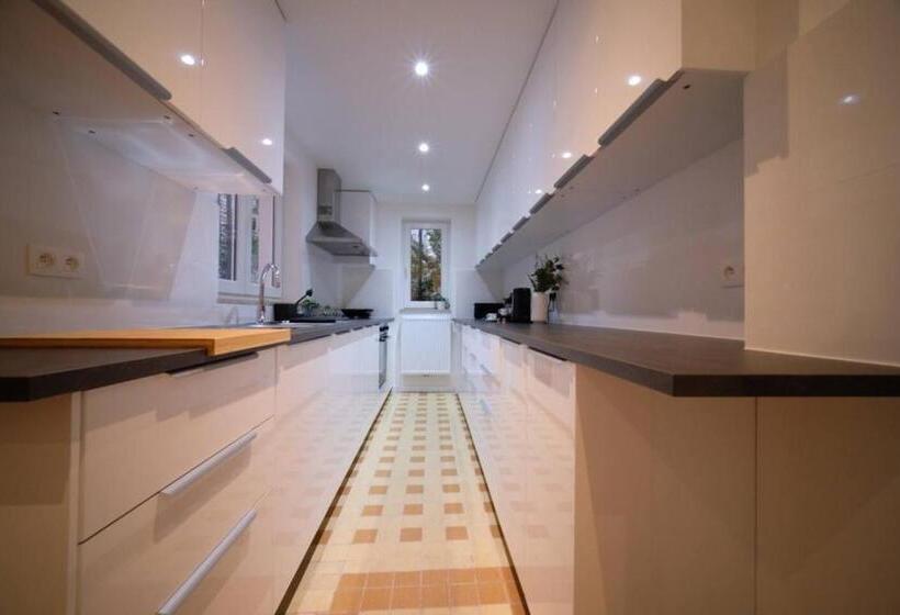 Standard Egyágyas Szoba, Smart Appart   Brussels North