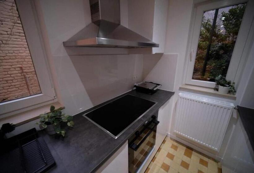 Standard Egyágyas Szoba, Smart Appart   Brussels North