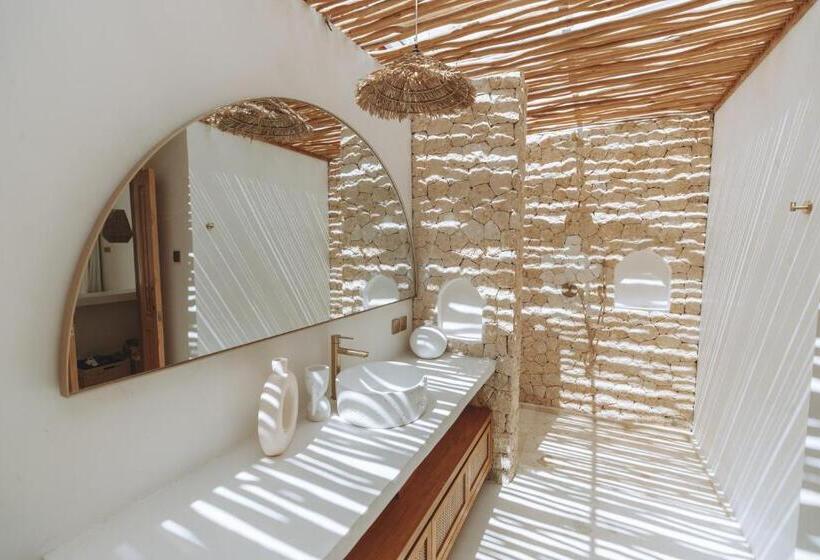 Deluxe Suite King Bed, Belajar Bali Boutique Hotel And Retreat