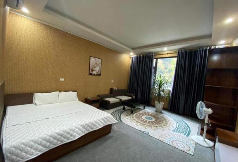 اتاق استاندارد, Cô Chung