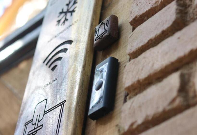 اتاق لوکس, Casa Ava