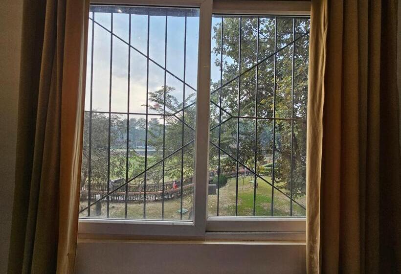 Standard Trippelrum, Prince