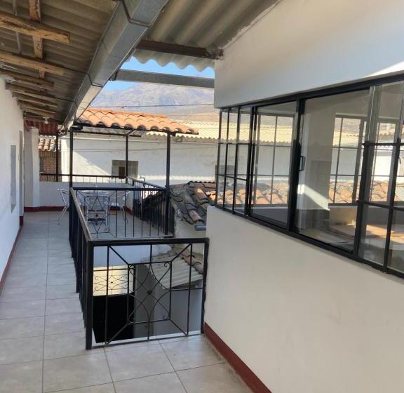 اتاق خانوادگی, Caraz Dulce Hogar