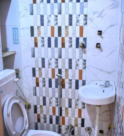 غرفة إقتصادية, Pink City Hostel