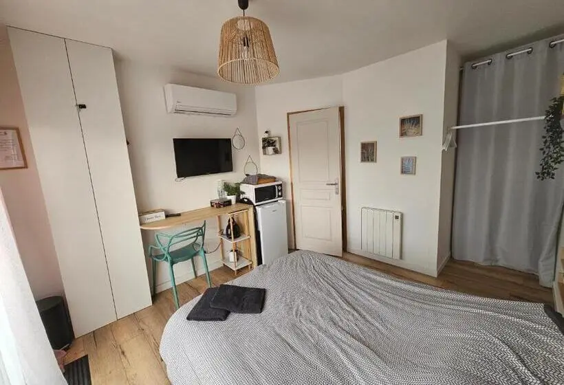 スタンダードルーム, Chambre Indépendante, Privée Climatisée Avec Parking