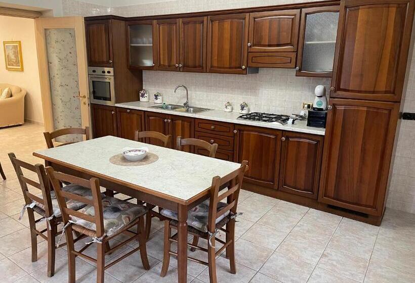 스탠다드 룸 킹사이즈 침대, Villa Pia