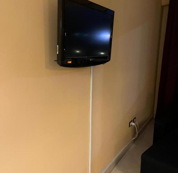 استودیوی لوکس, Heliopolis Rock Residence