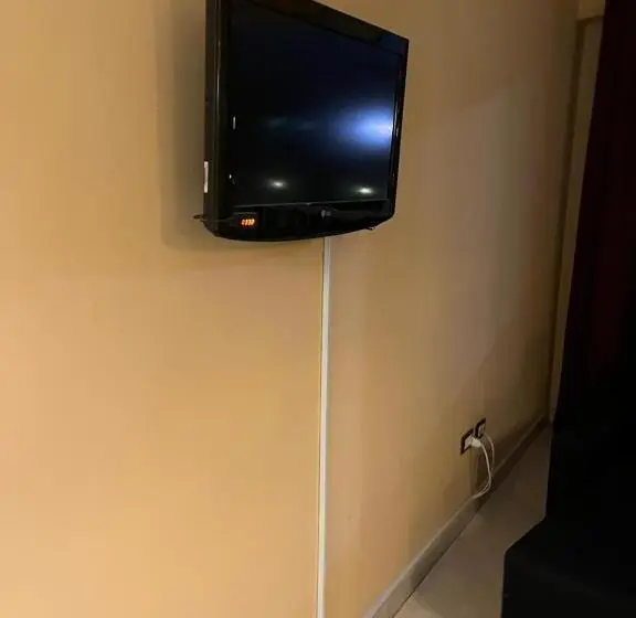 استودیوی لوکس, Heliopolis Rock Residence