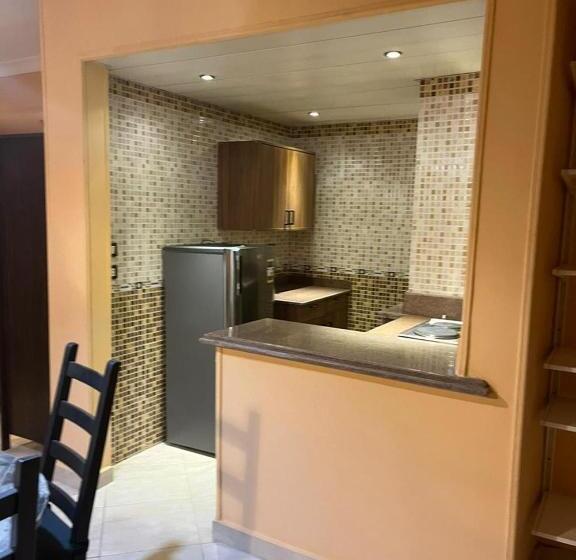 استودیوی لوکس, Heliopolis Rock Residence