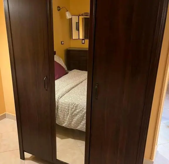 استودیوی لوکس, Heliopolis Rock Residence