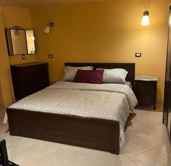 استودیوی لوکس, Heliopolis Rock Residence