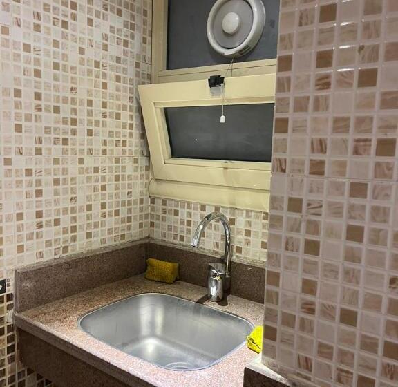 استودیوی لوکس, Heliopolis Rock Residence