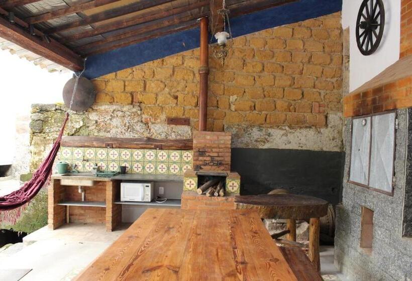 庭の見えるスタンダードトリプルルーム, Fazenda Dos Coqueiros Bananal Sp