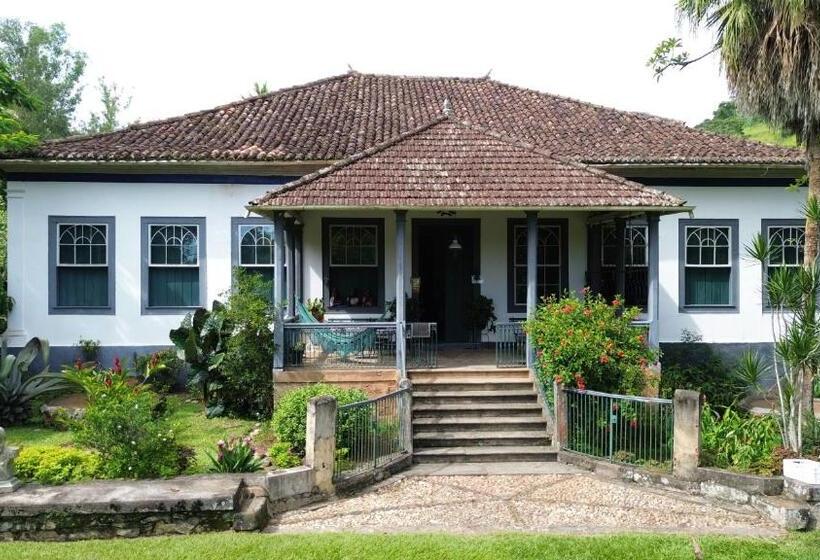 庭の見えるスタンダードトリプルルーム, Fazenda Dos Coqueiros Bananal Sp