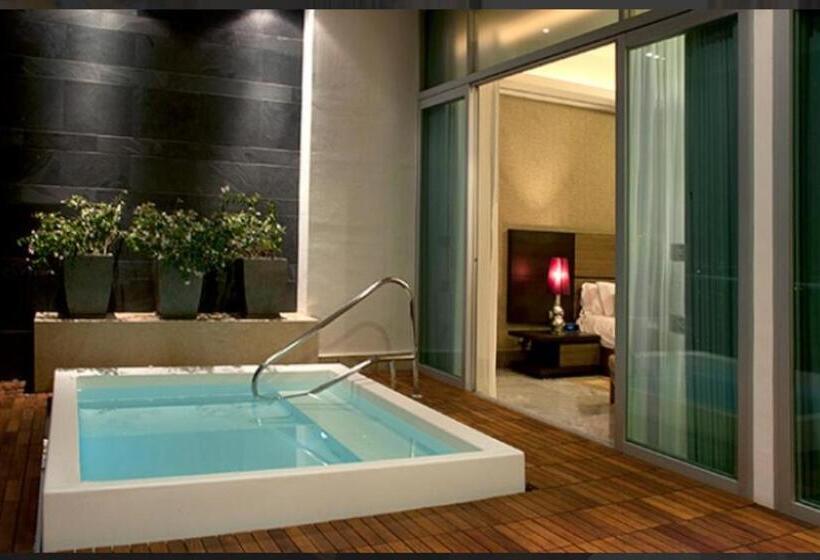 سوییت لوکس, Grand Luxxe With Free Golf