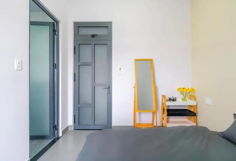 اتاق لوکس, Kim Little House