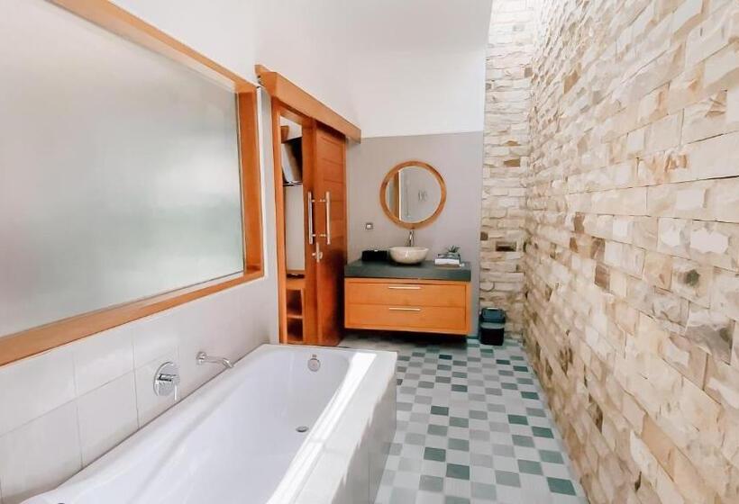 חדר סטנדרט עם מיטת קינג, Rejuvenate Resort And Restaurant