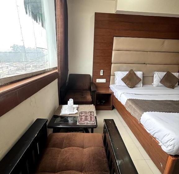 Deluxerum King Size Säng, The Safari