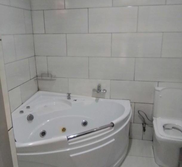 Deluxe Kamer, Dbritee