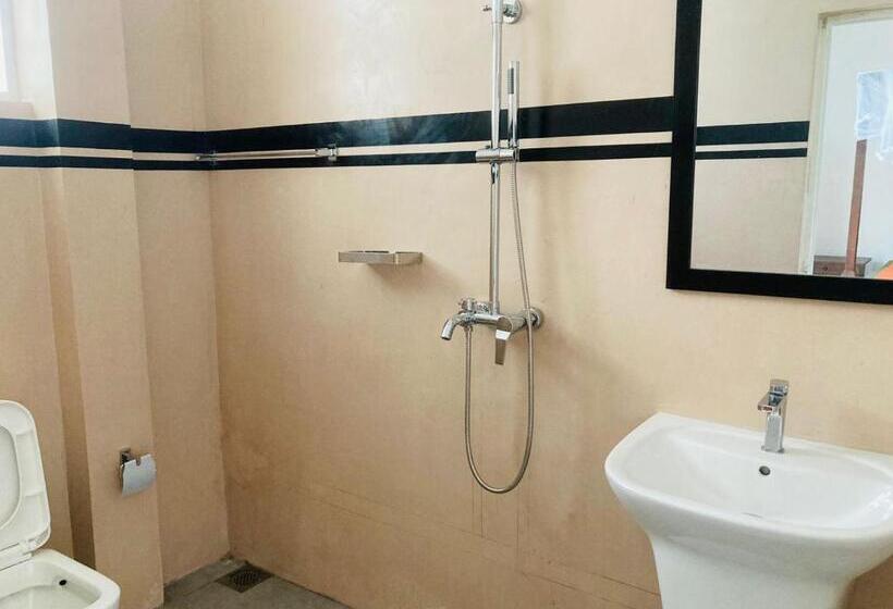 经济房, Horizon Guest House