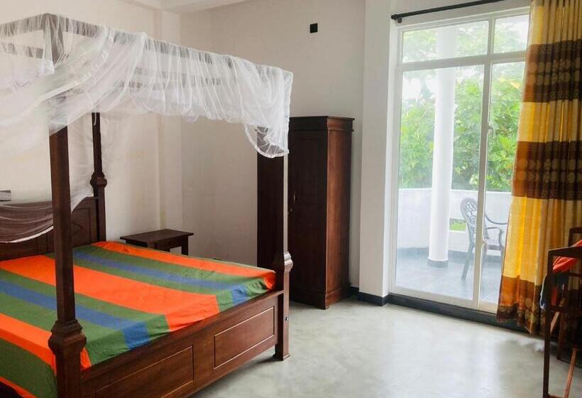 经济房, Horizon Guest House