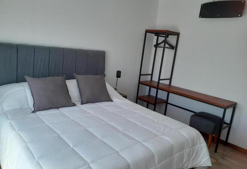 标准间, Ayres Del Lago